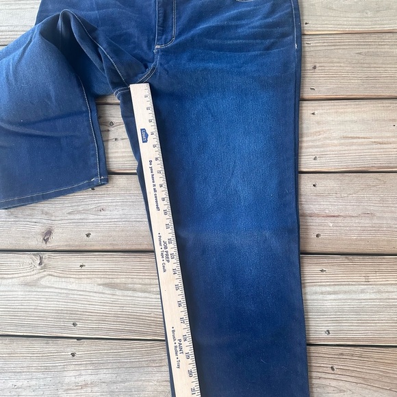 Bandolino Selene women’s plus jean capri size 18 - Picture 5 of 8